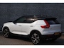 Volvo XC40 2.0 T5 AWD R-Design Intro Edition | Trekhaak | Two-Tone | Panoramadak | Achteruitrijcamera | Parkeersensoren | Keyless Entry | Elektrische Achterklep | Cruise Control | Stoelverwarming voor en achter | Lichtmetalen Velgen 20 inch | Navigatie