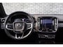 Volvo XC40 2.0 T5 AWD R-Design Intro Edition | Trekhaak | Two-Tone | Panoramadak | Achteruitrijcamera | Parkeersensoren | Keyless Entry | Elektrische Achterklep | Cruise Control | Stoelverwarming voor en achter | Lichtmetalen Velgen 20 inch | Navigatie