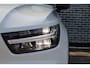 Volvo XC40 2.0 T5 AWD R-Design Intro Edition | Trekhaak | Two-Tone | Panoramadak | Achteruitrijcamera | Parkeersensoren | Keyless Entry | Elektrische Achterklep | Cruise Control | Stoelverwarming voor en achter | Lichtmetalen Velgen 20 inch | Navigatie