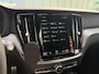 Volvo V60 2.0 T4 R-Design | Trekhaak | Harman Kardon Audio | Achteruitrijcamera | Parkeersensoren | Elektrische Achterklep | Stoelverwarming voor en achter | Parkeerverwarming | DAB | Cruise Control Adaptief | BLIS | Navigatie