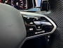 Volkswagen T-Roc 1.5 TSI Life Business Business R [Pano | Trekhaak | Keyless | Beats by dre | StoelVW | Dealer OH]