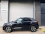 Volkswagen T-Roc 1.5 TSI Life Business Business R [Pano | Trekhaak | Keyless | Beats by dre | StoelVW | Dealer OH]