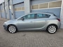 Opel Astra 1.6 Cosmo Plus Automaat – Ambient light / Climate & Cruise / ZGAN Banden