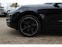 Porsche Macan 2.0 / Panoramadak / Camera / Luchtvering / Sportdesign+Chrono / 21'' / Adaptieve stoelen / CarPlay / Bose / DAB / Stoelverwarming / ACC