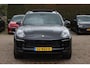 Porsche Macan 2.0 / Panoramadak / Camera / Luchtvering / Sportdesign+Chrono / 21'' / Adaptieve stoelen / CarPlay / Bose / DAB / Stoelverwarming / ACC