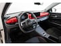 Fiat 600 600e RED 54 kWh | 3 Fase | Apple Carplay & Android Auto | Climate Controle | Parkeersensoren | Cruise Controle |