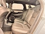 Volvo V90 2.0 T6 Plug-in Hybrid AWD Plus Dark | PHEV Long Range | Luchtvering | Panoramadak | Harman Kardon Audio | Trekhaak | Sportstoelen | Keyless Entry | Elektrische Achterklep | Elektrisch Verstelbare Voorstoelen | Stoelverwarming | Lichtmetalen Velgen 20 inch | Navigatie | Apple Carplay | Android Auto