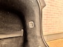 Volvo V90 2.0 T6 Plug-in Hybrid AWD Plus Dark | PHEV Long Range | Luchtvering | Panoramadak | Harman Kardon Audio | Trekhaak | Sportstoelen | Keyless Entry | Elektrische Achterklep | Elektrisch Verstelbare Voorstoelen | Stoelverwarming | Lichtmetalen Velgen 20 inch | Navigatie | Apple Carplay | Android Auto