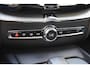 Volvo XC60 T6 350PK Plug-in hybrid AWD Plus Bright / Adaptive Cruise control / Elektrische stoelen met geheugen / Stuurverwarming / Stoelverwarming V+A / Panorama schuif-kanteldak / Achteruitrijcamera / Harman Kardon / Elektrisch uitklapbare trekhaak