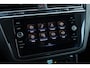 Volkswagen Tiguan 1.5 TSI Elegance 150PK / 110kW DSG, LED Matrix (IQ.Lights), chrome dakrails en sierlijsten, privacy glas (65% licht absorberend), verwarmbare voorstoelen, verwarmbaar multifunctioneel lederen stuurwiel met schakelflippers, adaptieve cruise control (ACC) met Travel Assist, 18" inch "Nizza" LMV, elektrisch verstel-, verwarm- en inklapbare buitenspiegels, navigatie, parkeersensoren voor en achter (PDC), parkeerassistent met uitparkeerhulp (Park Assist), dodehoekdetectie (Side Assist), digital cockpit, draadloos Apple Carplay & Android Auto, achteruitrijcamera (Rear View), DAB+, elektrische achterklep etc.