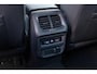 Volkswagen Tiguan 1.5 TSI Elegance 150PK / 110kW DSG, LED Matrix (IQ.Lights), chrome dakrails en sierlijsten, privacy glas (65% licht absorberend), verwarmbare voorstoelen, verwarmbaar multifunctioneel lederen stuurwiel met schakelflippers, adaptieve cruise control (ACC) met Travel Assist, 18" inch "Nizza" LMV, elektrisch verstel-, verwarm- en inklapbare buitenspiegels, navigatie, parkeersensoren voor en achter (PDC), parkeerassistent met uitparkeerhulp (Park Assist), dodehoekdetectie (Side Assist), digital cockpit, draadloos Apple Carplay & Android Auto, achteruitrijcamera (Rear View), DAB+, elektrische achterklep etc.