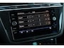 Volkswagen Tiguan 1.5 TSI Elegance 150PK / 110kW DSG, LED Matrix (IQ.Lights), chrome dakrails en sierlijsten, privacy glas (65% licht absorberend), verwarmbare voorstoelen, verwarmbaar multifunctioneel lederen stuurwiel met schakelflippers, adaptieve cruise control (ACC) met Travel Assist, 18" inch "Nizza" LMV, elektrisch verstel-, verwarm- en inklapbare buitenspiegels, navigatie, parkeersensoren voor en achter (PDC), parkeerassistent met uitparkeerhulp (Park Assist), dodehoekdetectie (Side Assist), digital cockpit, draadloos Apple Carplay & Android Auto, achteruitrijcamera (Rear View), DAB+, elektrische achterklep etc.