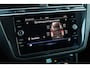 Volkswagen Tiguan 1.5 TSI Elegance 150PK / 110kW DSG, LED Matrix (IQ.Lights), chrome dakrails en sierlijsten, privacy glas (65% licht absorberend), verwarmbare voorstoelen, verwarmbaar multifunctioneel lederen stuurwiel met schakelflippers, adaptieve cruise control (ACC) met Travel Assist, 18" inch "Nizza" LMV, elektrisch verstel-, verwarm- en inklapbare buitenspiegels, navigatie, parkeersensoren voor en achter (PDC), parkeerassistent met uitparkeerhulp (Park Assist), dodehoekdetectie (Side Assist), digital cockpit, draadloos Apple Carplay & Android Auto, achteruitrijcamera (Rear View), DAB+, elektrische achterklep etc.