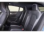 Volvo C40 Extended Range Ultimate 82 kWh - Panoramadak - IntelliSafe Assist & Surround - 360 Graden Camera - Verwarmde voorstoelen & stuur - Draadloze tel. lader - Parkeersensoren voor & achter - Elektr. bedienb. voorstoelen met links geheugen - Extra getint glas - Inklapbare trekhaak - 20' LMV