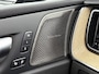 Volvo XC60 2.0 T6 Plug-in hybrid AWD Ultra Dark | Luchtvering | Panoramadak | Trekhaak | H&K | Memory |