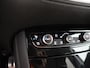 Opel Grandland X 1.2 Turbo Innovation Apple Carplay/Android Auto, Cruise control, Parkeersensor voor/achter, dodehoekdetectie, Verkeersbord detectie Een luxe en comfortabele SUV met een moderne uitstraling. Het interieur is ruim en praktisch, waardoor er voldoende plek is voor zowel passagiers als bagage. Met zijn zuinige 1.2 Turbo-motor