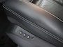 Opel Grandland X 1.2 Turbo Innovation Apple Carplay/Android Auto, Cruise control, Parkeersensor voor/achter, dodehoekdetectie, Verkeersbord detectie Een luxe en comfortabele SUV met een moderne uitstraling. Het interieur is ruim en praktisch, waardoor er voldoende plek is voor zowel passagiers als bagage. Met zijn zuinige 1.2 Turbo-motor