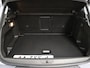 Opel Grandland X 1.2 Turbo Innovation Apple Carplay/Android Auto, Cruise control, Parkeersensor voor/achter, dodehoekdetectie, Verkeersbord detectie Een luxe en comfortabele SUV met een moderne uitstraling. Het interieur is ruim en praktisch, waardoor er voldoende plek is voor zowel passagiers als bagage. Met zijn zuinige 1.2 Turbo-motor