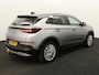 Opel Grandland X 1.2 Turbo Innovation Apple Carplay/Android Auto, Cruise control, Parkeersensor voor/achter, dodehoekdetectie, Verkeersbord detectie Een luxe en comfortabele SUV met een moderne uitstraling. Het interieur is ruim en praktisch, waardoor er voldoende plek is voor zowel passagiers als bagage. Met zijn zuinige 1.2 Turbo-motor