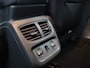 Opel Grandland X 1.2 Turbo Innovation Apple Carplay/Android Auto, Cruise control, Parkeersensor voor/achter, dodehoekdetectie, Verkeersbord detectie Een luxe en comfortabele SUV met een moderne uitstraling. Het interieur is ruim en praktisch, waardoor er voldoende plek is voor zowel passagiers als bagage. Met zijn zuinige 1.2 Turbo-motor