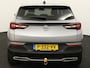 Opel Grandland X 1.2 Turbo Innovation Apple Carplay/Android Auto, Cruise control, Parkeersensor voor/achter, dodehoekdetectie, Verkeersbord detectie Een luxe en comfortabele SUV met een moderne uitstraling. Het interieur is ruim en praktisch, waardoor er voldoende plek is voor zowel passagiers als bagage. Met zijn zuinige 1.2 Turbo-motor