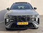 Hyundai Tucson 1.6 T-GDI PHEV N Line Sky 4WD / Dealer onderhouden / Accu SoH 100 % / Panorama schuifdak / Elektrische stoelen en klep / Stoelventilatie / Stuur-, stoel- & achterbankverwarming / HUD / Apple Carplay Android / 19" LM wielen & All Season banden /