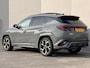 Hyundai Tucson 1.6 T-GDI PHEV N Line Sky 4WD / Dealer onderhouden / Accu SoH 100 % / Panorama schuifdak / Elektrische stoelen en klep / Stoelventilatie / Stuur-, stoel- & achterbankverwarming / HUD / Apple Carplay Android / 19" LM wielen & All Season banden /