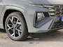 Hyundai Tucson 1.6 T-GDI PHEV N Line Sky 4WD / Dealer onderhouden / Accu SoH 100 % / Panorama schuifdak / Elektrische stoelen en klep / Stoelventilatie / Stuur-, stoel- & achterbankverwarming / HUD / Apple Carplay Android / 19" LM wielen & All Season banden /