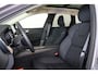 Volvo XC60 T6 Recharge AWD Ultra Dark - Luchtvering - Panorama/schuifdak - IntelliSafe Assist & Surround - 360º Camera - Harman/Kardon audio - Adaptieve LED koplampen - Verwarmde voorstoelen, stuur & achterbank - Parkeersensoren voor & achter - Elektr. bedienb. voorstoelen met geheugen - Head up display - Draadloze tel. lader - Inklapbare trekhaak - 20' LMV