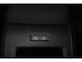 Volvo XC60 T6 Recharge AWD Ultra Dark - Luchtvering - Panorama/schuifdak - IntelliSafe Assist & Surround - 360º Camera - Harman/Kardon audio - Adaptieve LED koplampen - Verwarmde voorstoelen, stuur & achterbank - Parkeersensoren voor & achter - Elektr. bedienb. voorstoelen met geheugen - Head up display - Draadloze tel. lader - Inklapbare trekhaak - 20' LMV