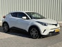 Toyota C-HR / C-HR+ 1.8 Hybrid Team-D / Trekhaak afneembaar / All Season banden / Stoel-Stuurverwarming / Navigatie / Achteruitrijcamera / Bear Lock! / Volledig onderhouden / Dodehoekdetectie /