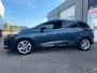 Renault Clio Estate 0.9 TCe Limited van 2de Eig met trekhaak en parkeersensoren en navigatie en bluetooth en cruise controle