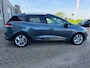 Renault Clio Estate 0.9 TCe Limited van 2de Eig met trekhaak en parkeersensoren en navigatie en bluetooth en cruise controle