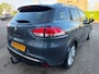 Renault Clio Estate 0.9 TCe Limited van 2de Eig met trekhaak en parkeersensoren en navigatie en bluetooth en cruise controle