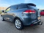 Renault Clio Estate 0.9 TCe Limited van 2de Eig met trekhaak en parkeersensoren en navigatie en bluetooth en cruise controle