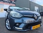 Renault Clio Estate 0.9 TCe Limited van 2de Eig met trekhaak en parkeersensoren en navigatie en bluetooth en cruise controle