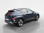 Hyundai Kona 1.6 GDI HEV Premium Sky 137PK | Navigatie | Apple Carplay & Android Auto | Schuif-kanteldak | Stoelverwarming & koeling | Lederen bekleding | Bose speakers | Geheugenfunctie stoelen |