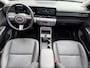 Hyundai Kona 1.6 GDI HEV Premium Sky 137PK | Navigatie | Apple Carplay & Android Auto | Schuif-kanteldak | Stoelverwarming & koeling | Lederen bekleding | Bose speakers | Geheugenfunctie stoelen |