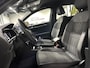 Volkswagen T-Roc 1.5 TSI R-Line Business+/ Cam/ Keyless/ IQ LED/ CarPlay/ 18''LMV