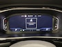 Volkswagen T-Roc 1.5 TSI R-Line Business+/ Cam/ Keyless/ IQ LED/ CarPlay/ 18''LMV