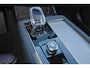 Volvo XC90 T8 Recharge AWD Ultra Black Edition - Panorama/schuifdak - IntelliSafe Assist & Surround - 360º Camera - Bowers & Wilkins audio - Adaptieve LED koplampen - Verwarmde voorstoelen, stuur & achterbank - Parkeersensoren voor & achter - Elektr. bedienb. voorstoelen met geheugen - Head up display - Draadloze tel. lader - Extra getint glas - 22' LMV