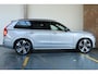 Volvo XC90 T8 Recharge AWD Ultimate Dark | Luchtvering | Bowers & Wilkins Premium Audio | Google Infotainment | 22" Lichtmetalen velgen | 360° Parkeercamera | Parkeersensoren voor + achter |