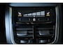 Volvo XC90 T8 Recharge AWD Ultimate Dark | Luchtvering | Bowers & Wilkins Premium Audio | Google Infotainment | 22" Lichtmetalen velgen | 360° Parkeercamera | Parkeersensoren voor + achter |