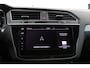 Volkswagen Tiguan 1.5 TSI Active | Trekhaak | Camera | Navigatie | Stoel/Stuur Verwarming | Digitaal Dashboard | LED | Dodehoek Detectie | Adaptive Cruise
