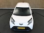 Toyota Aygo X 1.0 VVT-i MT Play - ORIGINEEL NEDERLANDSE AUTO - AIRCO - ADAPTIEVE CRUISE CONTROL - APPLE CARPLAY/ ANDROID AUTO - 17 INCH WIELEN - ELEKTRISCHE RAMEN VOOR - DAB AUDIO - VERKEERSBORDHERKENNING