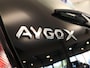 Toyota Aygo X 1.0 VVT-i MT Play - ORIGINEEL NEDERLANDSE AUTO - AIRCO - ADAPTIEVE CRUISE CONTROL - APPLE CARPLAY/ ANDROID AUTO - 17 INCH WIELEN - ELEKTRISCHE RAMEN VOOR - DAB AUDIO - VERKEERSBORDHERKENNING