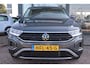Volkswagen T-Roc 1.5 TSI Life Edition 150PK TREKHAAK | Achteruitrijcamera | Airco | Cruise control adaptief