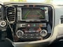 Mitsubishi Outlander 2.0I PHEV Instyle Leder Schuifdak Trekhaak Navi Ecc Camera Cruise Control Keyless Mistlampen Stoelverwarming Usb Isofix Privacy Glas 18'' Lmv 1.500KG Trekgewicht