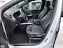 Mercedes-Benz B-klasse 200 Luxury Line | Trekhaak | Achteruitrijcamera | Stoelverwarming | Spoorassistent | LED verlichting | Elektrische achterklep