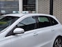 Mercedes-Benz B-klasse 200 Luxury Line | Trekhaak | Achteruitrijcamera | Stoelverwarming | Spoorassistent | LED verlichting | Elektrische achterklep
